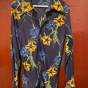 Beautiful Navy Vintage 70s button down fitted floral